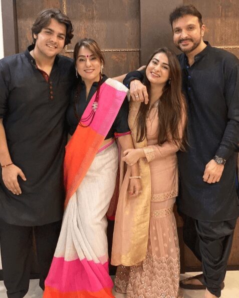 Anil Chanchlani With Family
