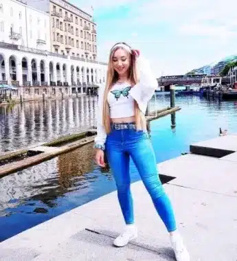 Rebekah Wing Wiki