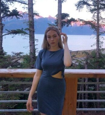 Maya Oakley Height