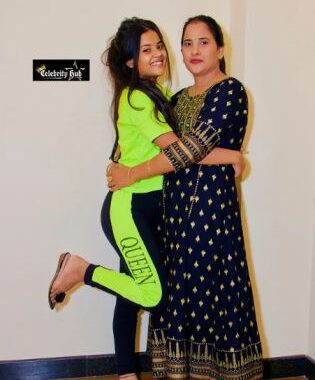 Gungun Gupta With Her Mother
