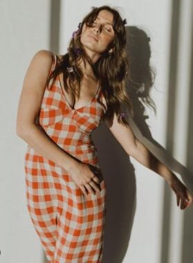 Lily Meola Height