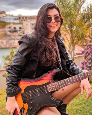 Larissa Liveir Wiki