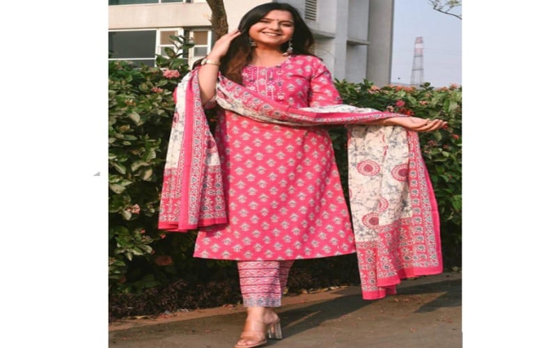 Dive into Tradition with Stylish Kurta Sets1