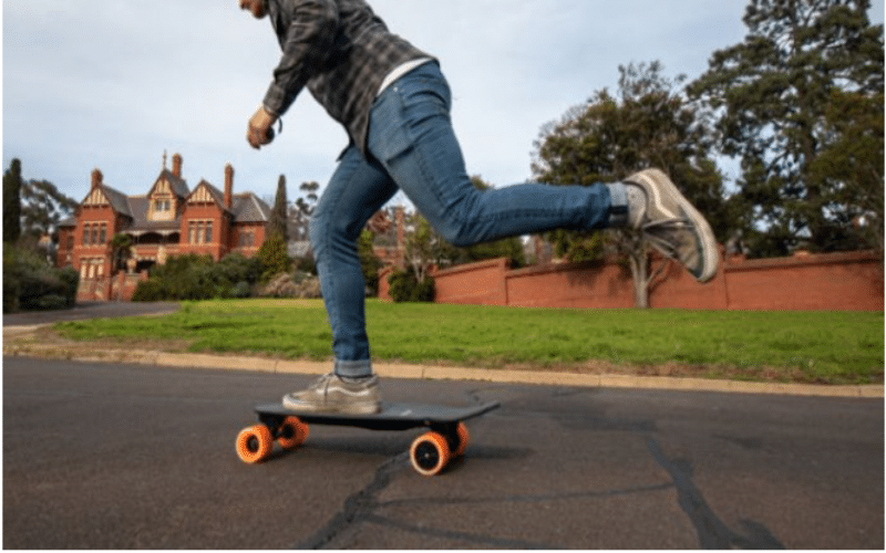 How Do You Choose the Right Electric Skateboa