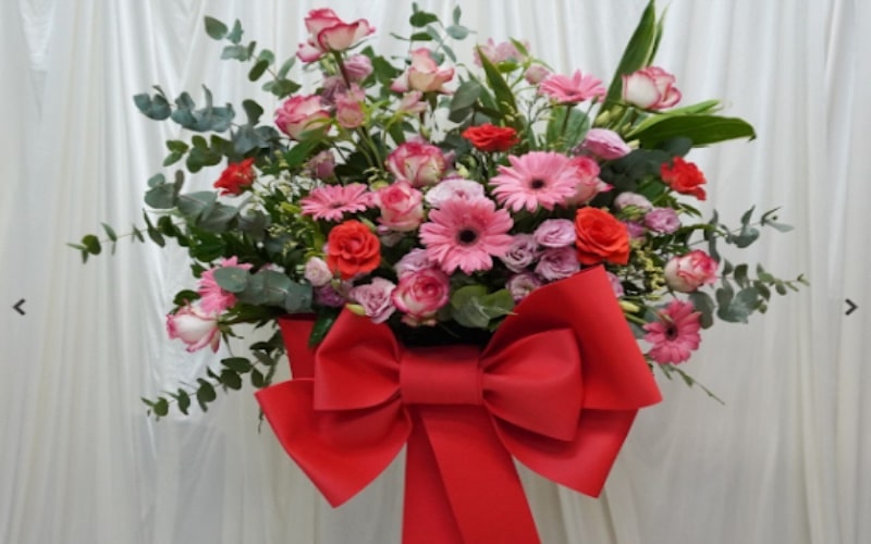 Celebrate Grand Openings with Stunning Congratulatory Flower Stands1