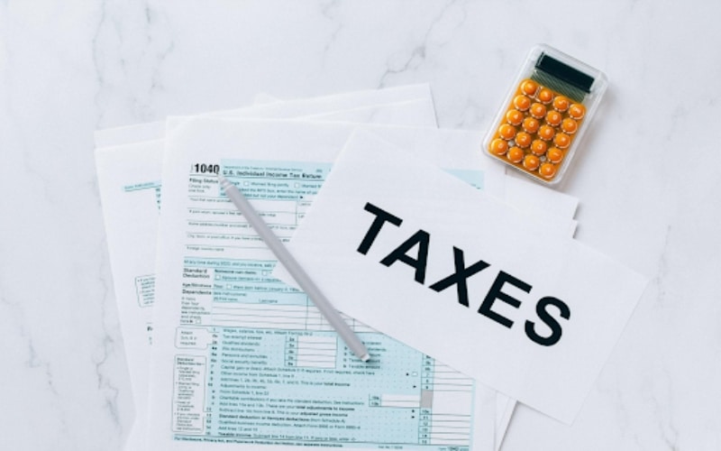 When Should You Seek Professional Help for Filing US Taxes Abroad b